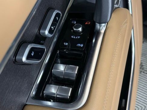 Certified 2023 Land Rover Range Rover SE image 26