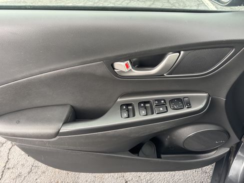 Used 2020 Hyundai Kona Limited AWD/4WD image 19