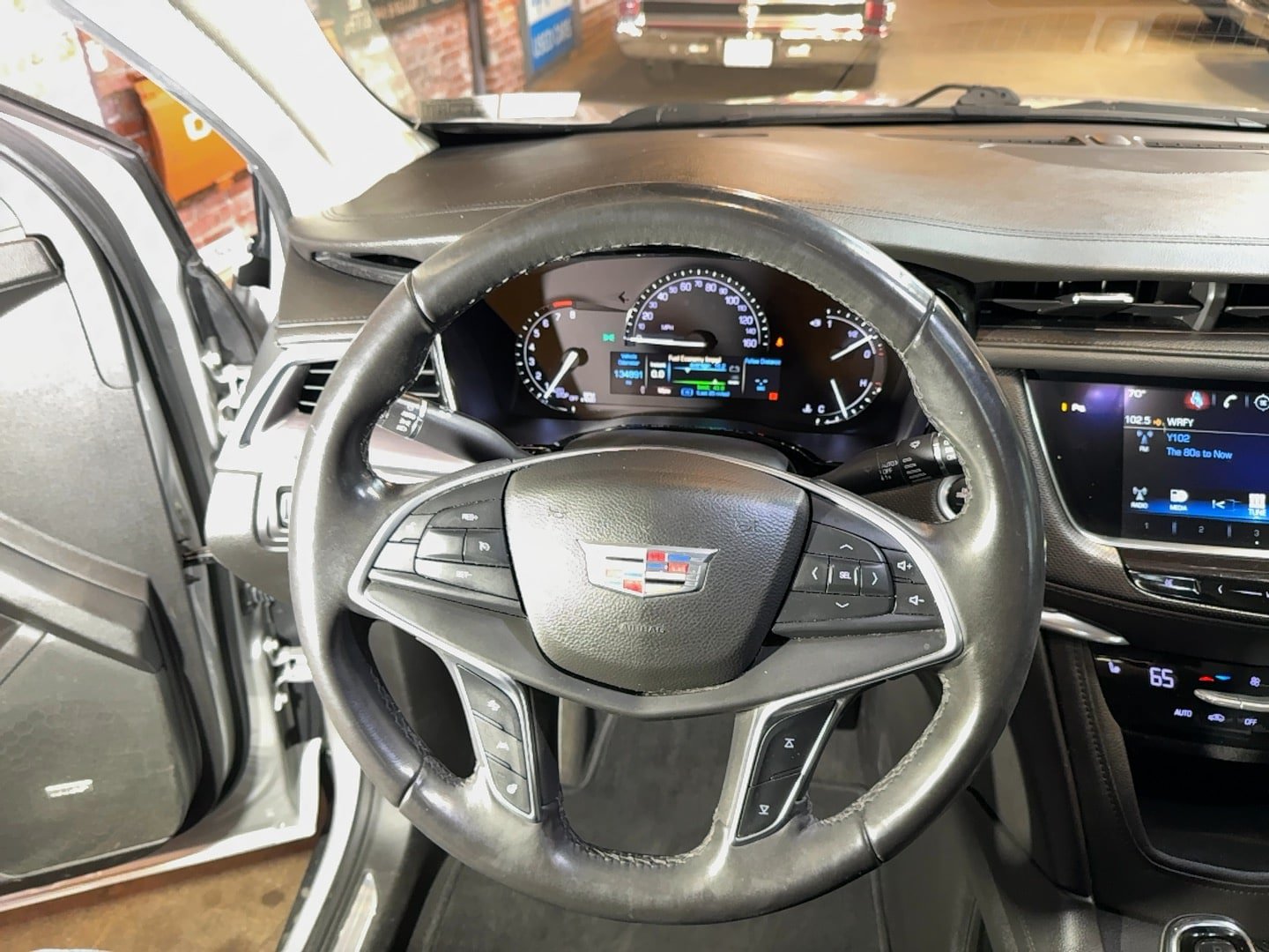 Used 2017 Cadillac XT5 Luxury w/ Driver Awareness Package AWD/4WD image 18