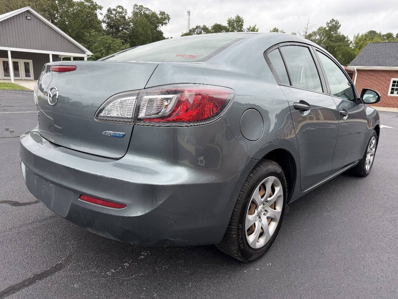 Used 2013 MAZDA MAZDA3 i Sport FWD image 7
