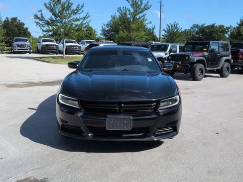 Certified 2021 Dodge Charger SXT w/ Leather Interior Group RWD image 3