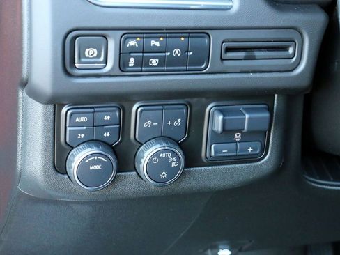 Used 2024 Chevrolet Tahoe RST w/ Luxury Package image 23