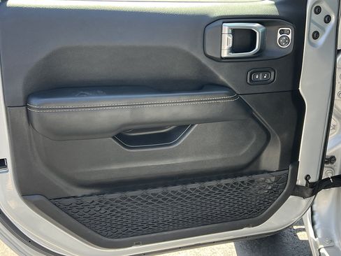 Used 2024 Jeep Wrangler Unlimited Sahara AWD/4WD image 26