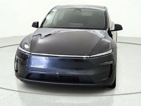 Used 2026 Tesla Model Y Long Range AWD/4WD image 2