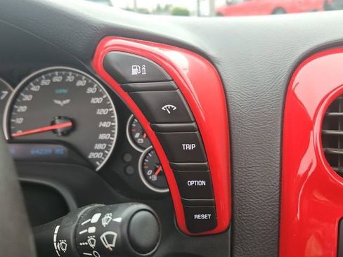 Used 2006 Chevrolet Corvette Convertible w/ Preferred Equipment Group RWD image 25