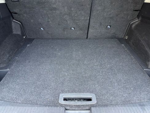 Used 2025 Nissan Rogue SV FWD image 46