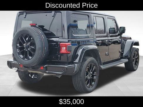 Used 2021 Jeep Wrangler Unlimited Sahara AWD/4WD image 3