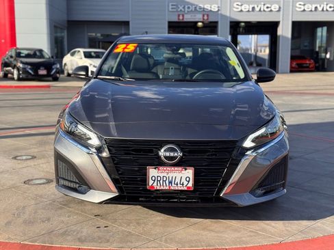 Certified 2025 Nissan Altima 2.5 S image 3