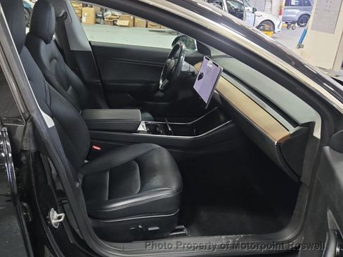 Used 2018 Tesla Model 3 Long Range image 3