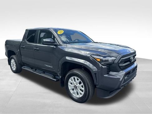 Certified 2025 Toyota Tacoma SR5 AWD/4WD image 8
