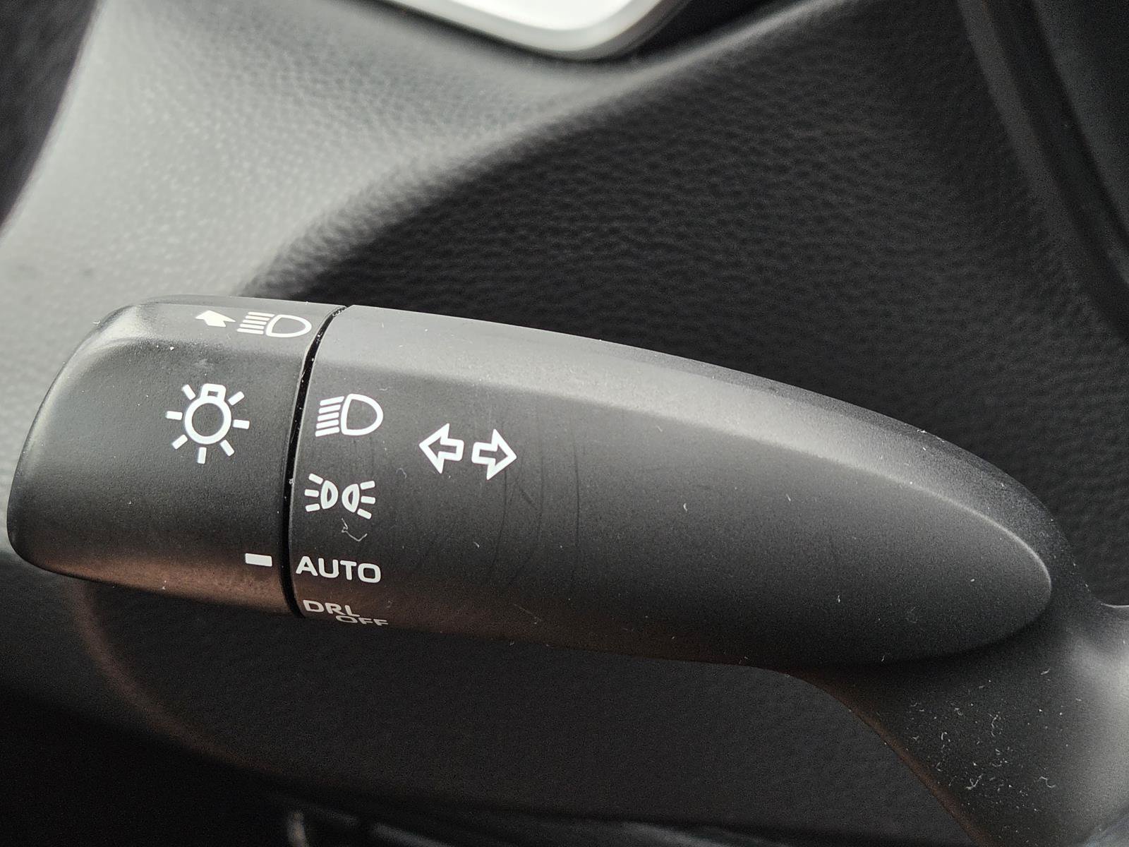 Used 2020 Toyota Corolla LE FWD image 29