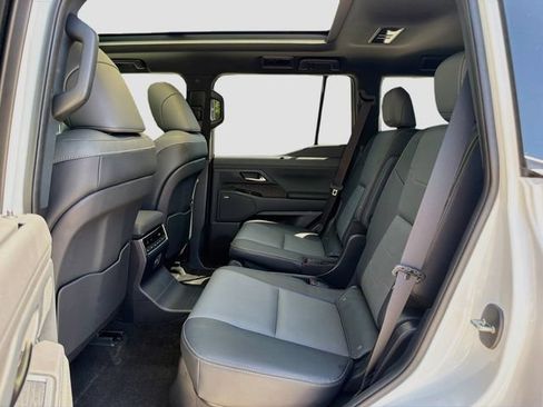 Used 2025 Lexus GX 550 w/ Accessory Package (Z1) AWD/4WD image 23