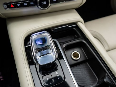 Used 2023 Volvo S90 B6 Ultimate image 28