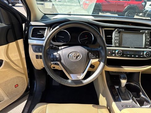 Used 2015 Toyota Highlander Limited AWD/4WD image 10