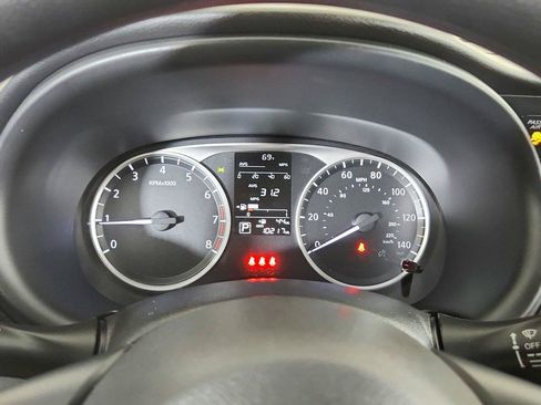 Certified 2025 Nissan Kicks Play S FWD image 29