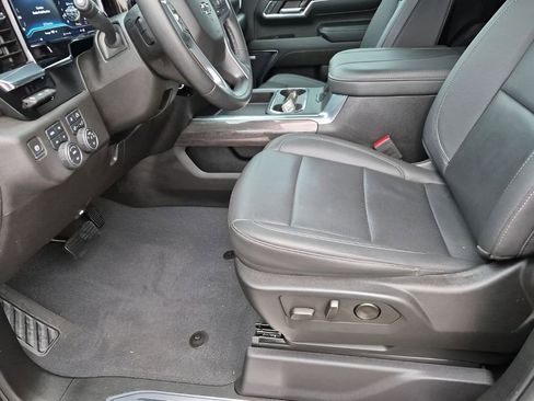 Used 2024 Chevrolet Silverado 2500 LTZ w/ LTZ Plus Package image 32