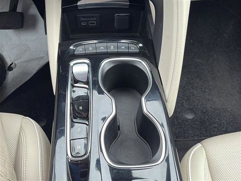 Used 2022 Buick Envision Avenir w/ Technology Package II image 25