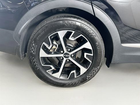 Used 2025 Kia Sportage EX FWD image 11