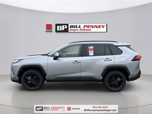 Used 2025 Toyota RAV4 XLE image 4