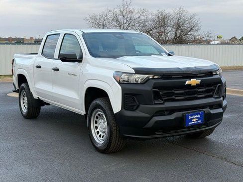 Used 2025 Chevrolet Colorado W/T w/ Advanced Trailering Package image 1