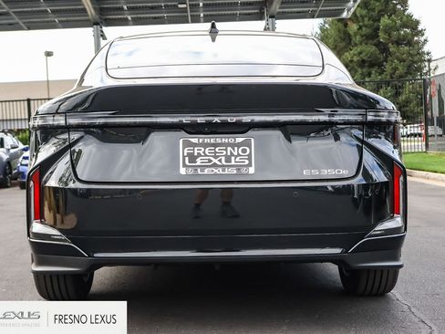 New 2026 Lexus ES 350e w/ Convenience Package FWD image 5
