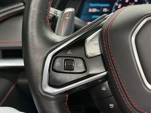 Used 2021 Chevrolet Corvette Stingray Premium Cpe w/ Z51 Performance Package image 17