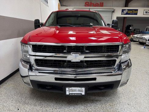 Used 2010 Chevrolet Silverado 2500 LTZ w/ Convenience Package image 2