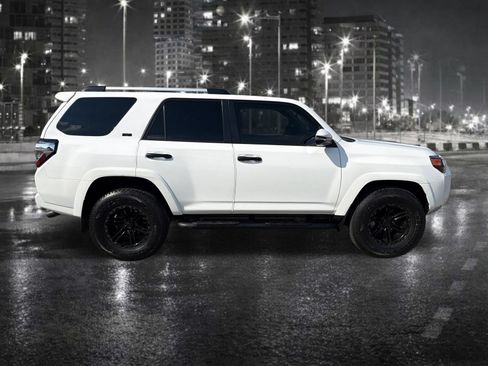 Used 2021 Toyota 4Runner SR5 Premium w/ Moonroof Package AWD/4WD image 7