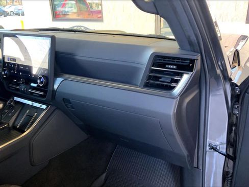 Used 2024 Lexus GX 550 image 19