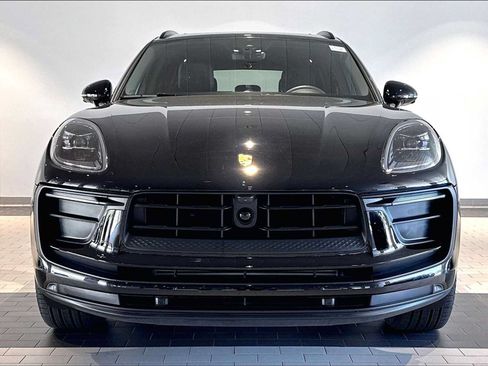 Used 2026 Porsche Macan AWD/4WD image 13
