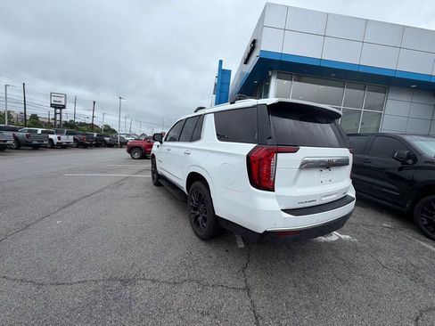 Used 2022 GMC Yukon SLT w/ SLT Premium Package AWD/4WD image 4