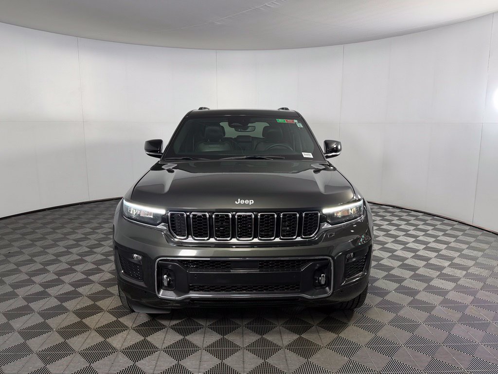 Used 2024 Jeep Grand Cherokee Overland AWD/4WD image 3
