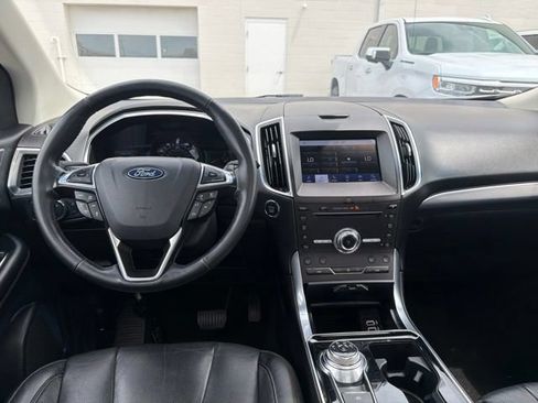Used 2019 Ford Edge Titanium w/ Equipment Group 301A AWD/4WD image 22
