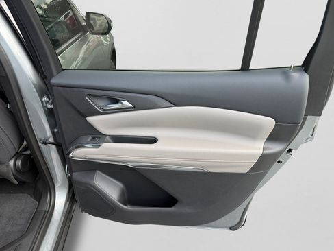 New 2026 Chevrolet Traverse LT FWD image 16