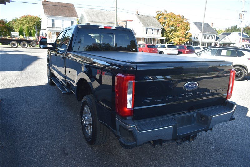 Used 2024 Ford F350 XLT AWD/4WD image 8