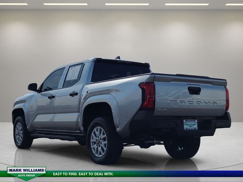 Used 2025 Toyota Tacoma SR AWD/4WD image 6
