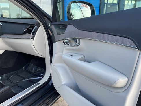 Used 2022 Volvo XC90 T8 Inscription image 16