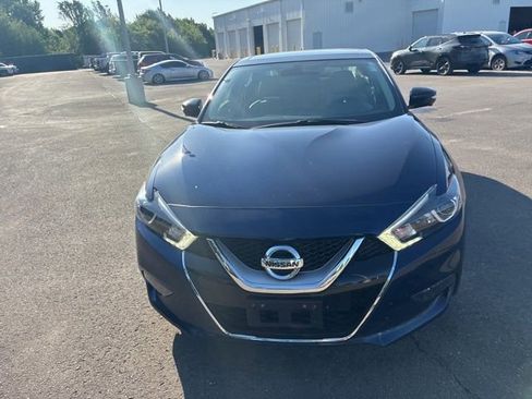 Used 2017 Nissan Maxima Platinum w/ Medallion Package FWD image 4
