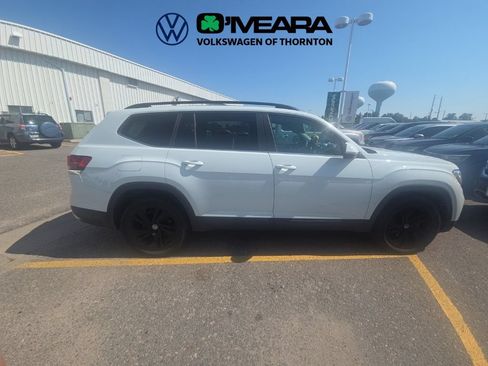 Used 2023 Volkswagen Atlas SE AWD/4WD image 3