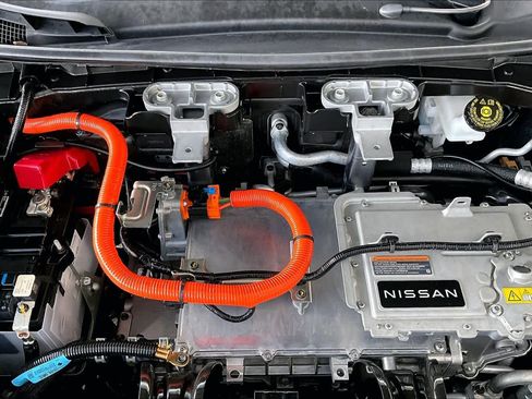 Used 2024 Nissan Ariya AWD image 32