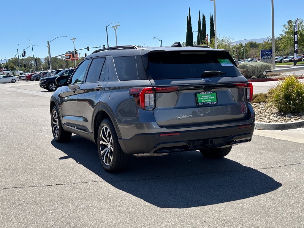 Used 2025 Ford Explorer ST-Line AWD/4WD image 38