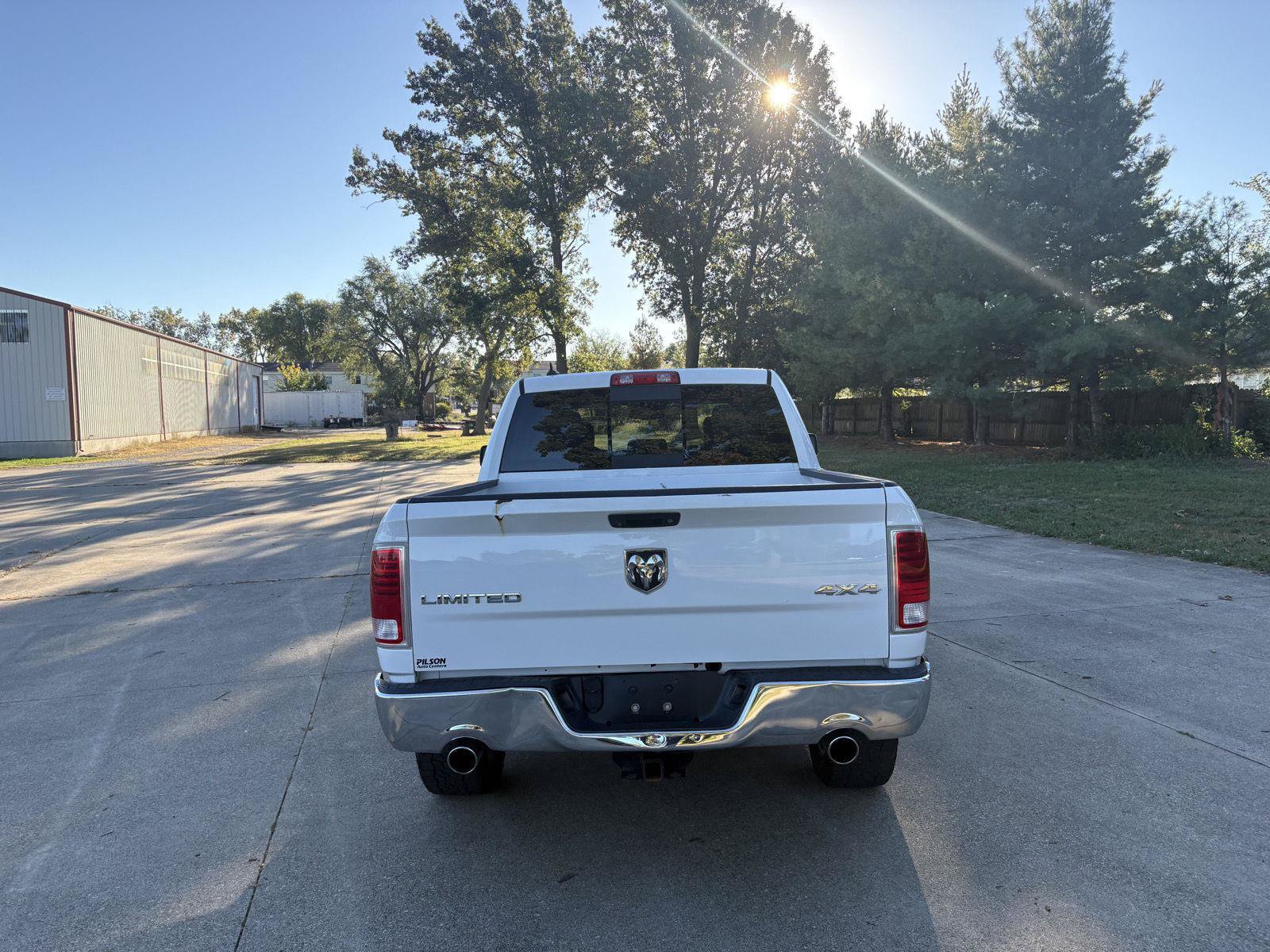 Used 2016 RAM 1500 Laramie w/ Convenience Group AWD/4WD image 23