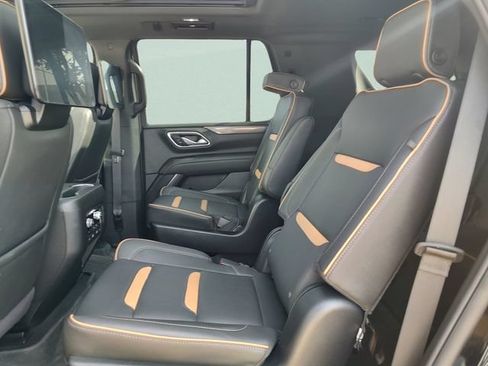 Used 2024 GMC Yukon AT4 w/ Technology Package AWD/4WD image 28