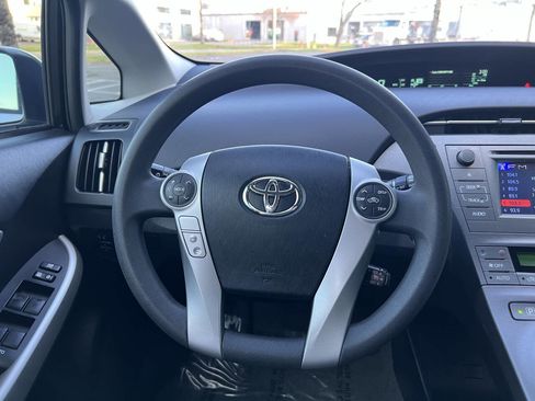 Used 2013 Toyota Prius Two image 16
