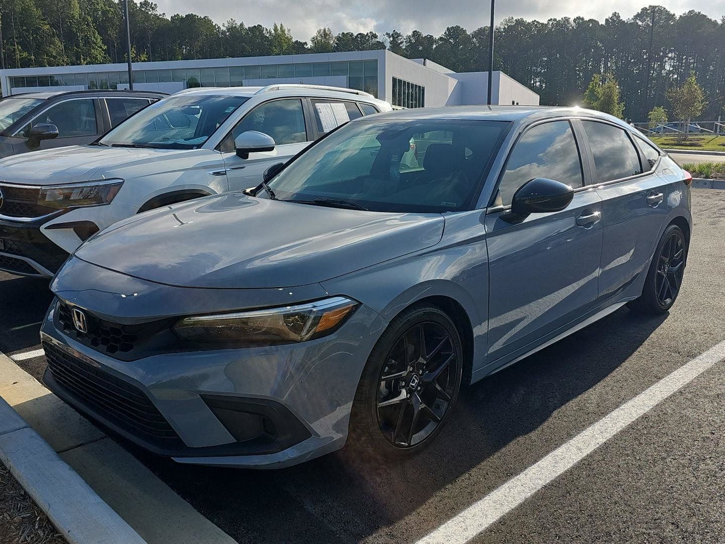 Used 2023 Honda Civic Sport image 2