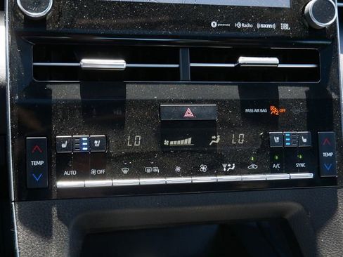 Used 2022 Toyota Avalon Touring FWD image 23