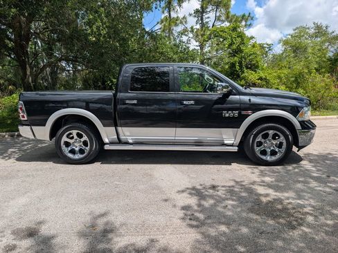 Used 2016 RAM 1500 Laramie w/ Convenience Group AWD/4WD image 8
