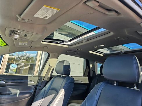 Used 2021 Buick Enclave Premium image 28