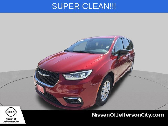 Used 2024 Chrysler Pacifica Touring-L FWD image 10