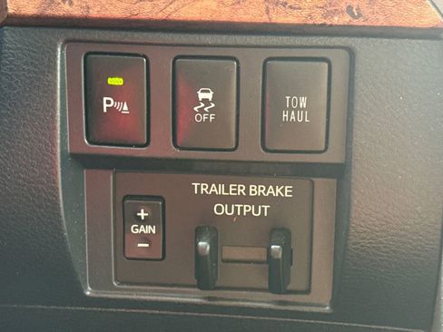 Used 2019 Toyota Tundra 1794 Edition AWD/4WD image 28